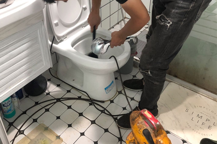 双柏马桶堵塞自己疏通还是找师傅？专业上门服务让你省时更省心